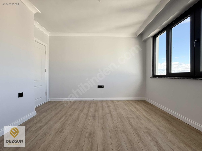 Tuzla Cad. Altı Asansörlü 85 M² Lüks 2+1 Satılık Daire — fotoğraf 4