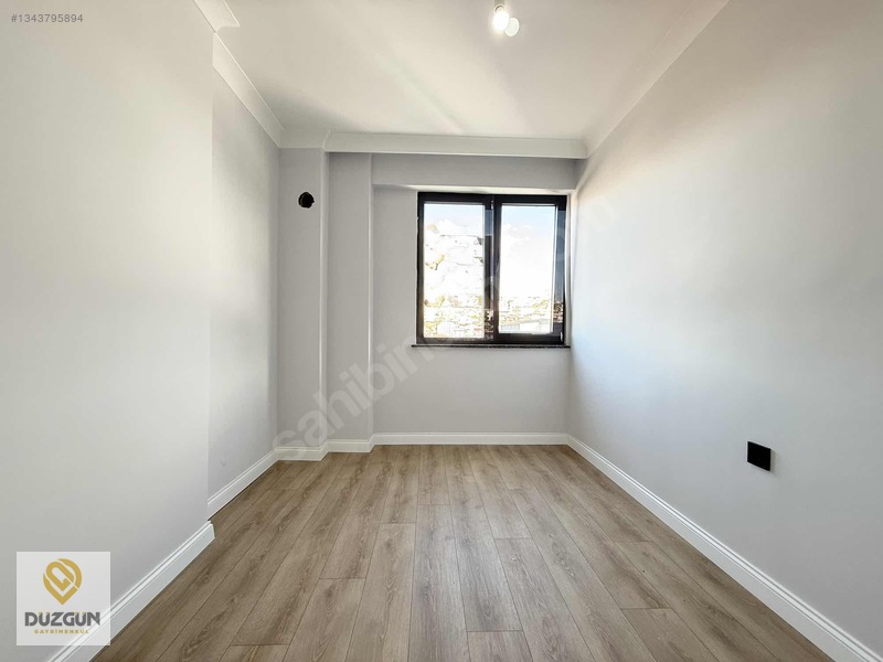Tuzla Cad. Altı Asansörlü 85 M² Lüks 2+1 Satılık Daire — fotoğraf 5