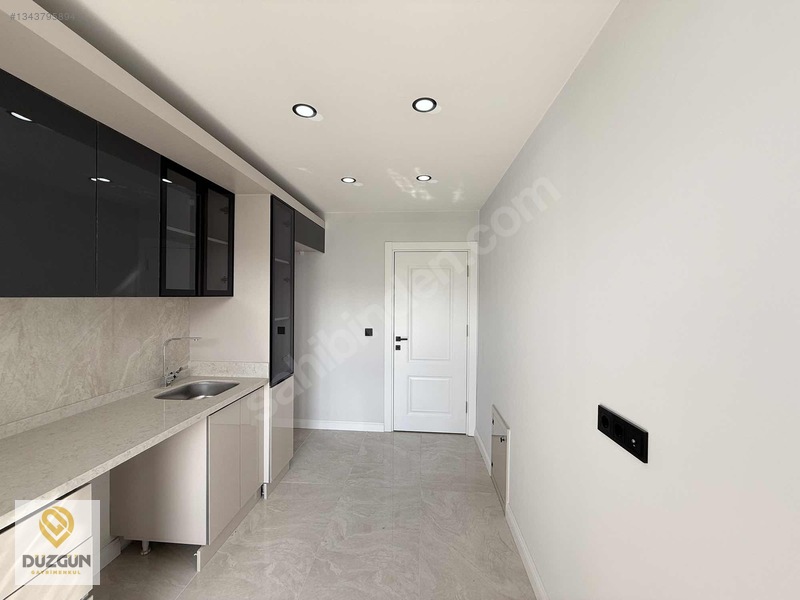 Tuzla Cad. Altı Asansörlü 85 M² Lüks 2+1 Satılık Daire — fotoğraf 11