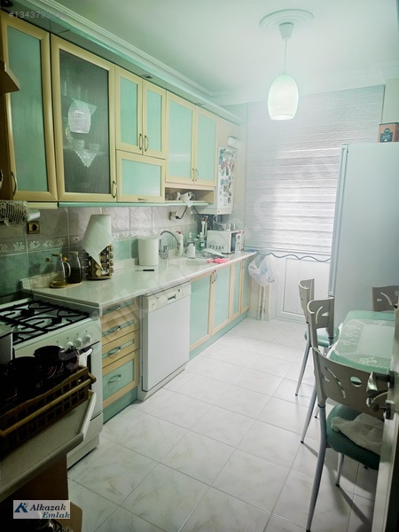 Sincan Törekent Metro Yanında 3+1 Yapılı Kiralık Daire — fotoğraf 6