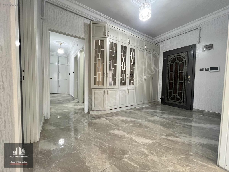 Ekici'den Osmangazi'de Ana Cadde Üzeri Full Bakımlı 3+1 Daire — fotoğraf 9