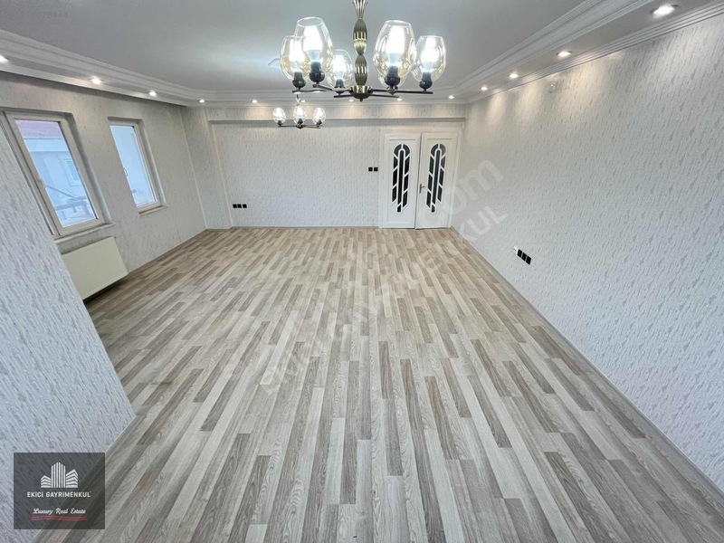 Ekici'den Osmangazi'de Ana Cadde Üzeri Full Bakımlı 3+1 Daire — fotoğraf 14