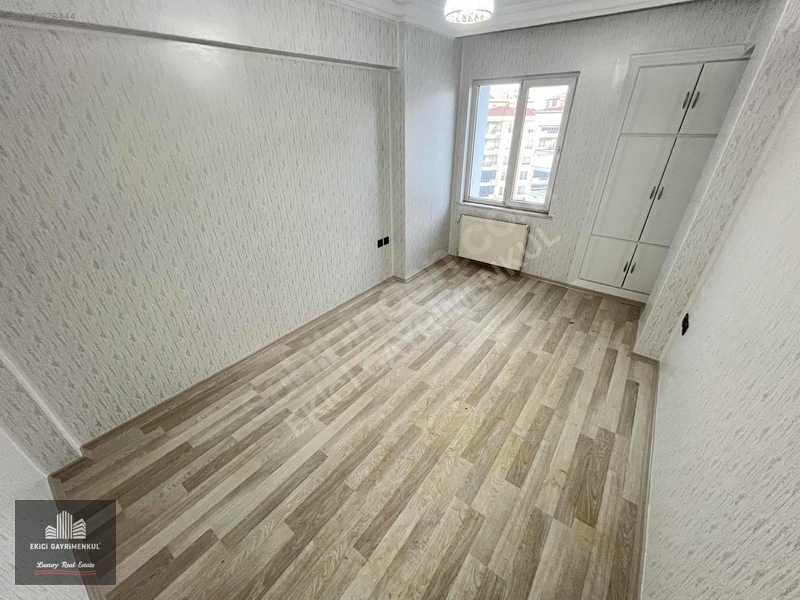 Ekici'den Osmangazi'de Ana Cadde Üzeri Full Bakımlı 3+1 Daire — fotoğraf 25