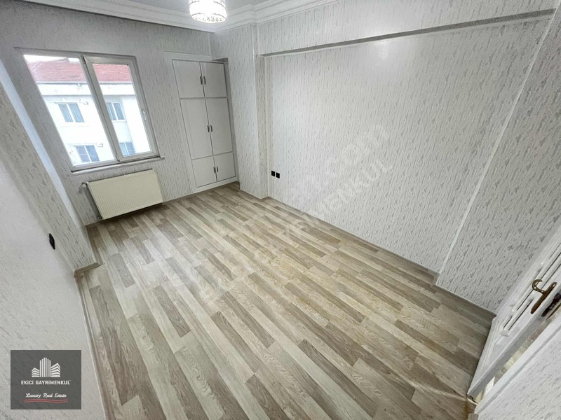 Ekici'den Osmangazi'de Ana Cadde Üzeri Full Bakımlı 3+1 Daire — fotoğraf 27