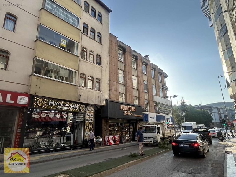 Çarşı Merkezde Kiralık Geniş Metre Kareli Ful Bakımlı 3+1 Daire