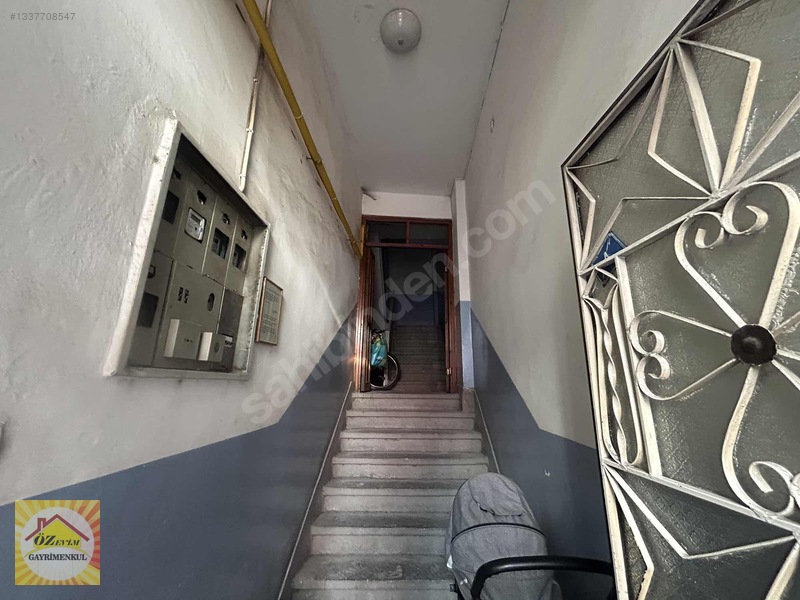 Çarşı Merkezde Kiralık Geniş Metre Kareli Ful Bakımlı 3+1 Daire — fotoğraf 3