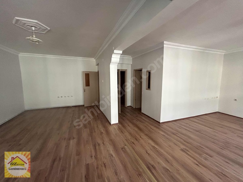 Çarşı Merkezde Kiralık Geniş Metre Kareli Ful Bakımlı 3+1 Daire — fotoğraf 11