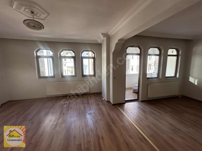 Çarşı Merkezde Kiralık Geniş Metre Kareli Ful Bakımlı 3+1 Daire — fotoğraf 12