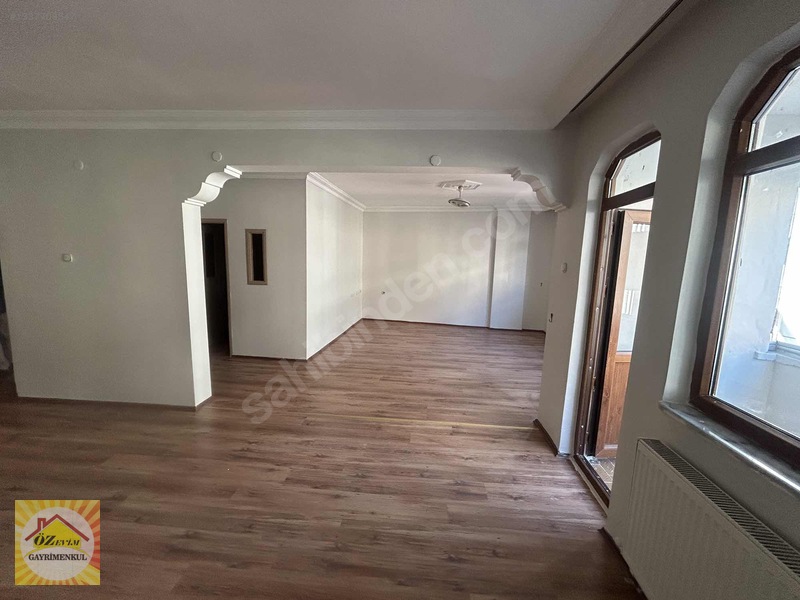 Çarşı Merkezde Kiralık Geniş Metre Kareli Ful Bakımlı 3+1 Daire — fotoğraf 13