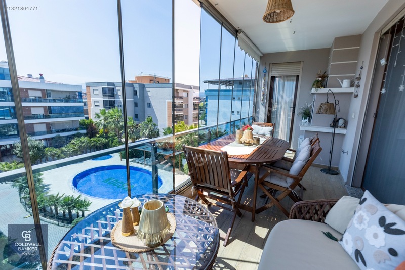 Menderes Coldwell Banker Poyraz'dan Havuzlu Site İçi 3+1 Daire