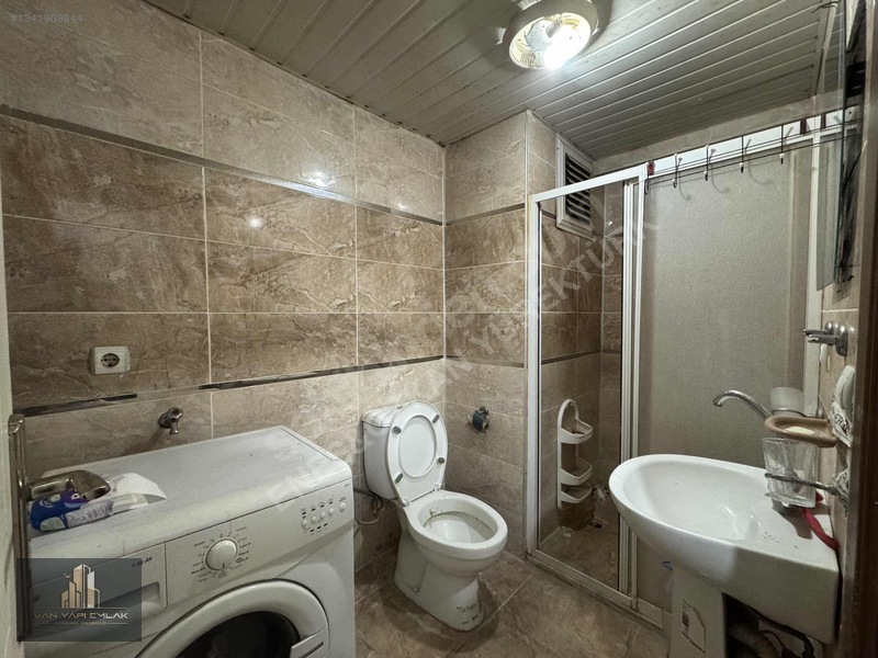 Van Yapı Emlak'tan Satılık 1 + 1 Eşyalı Daire Balkonlu — fotoğraf 14