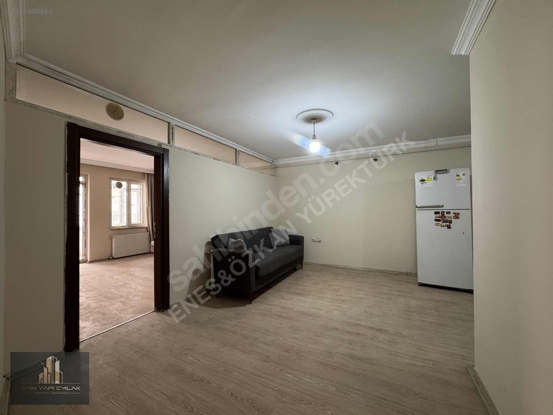 Van Yapı Emlak'tan Satılık 1 + 1 Eşyalı Daire Balkonlu — fotoğraf 16