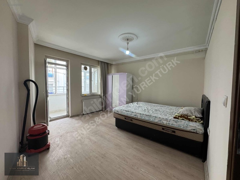 Van Yapı Emlak'tan Satılık 1 + 1 Eşyalı Daire Balkonlu — fotoğraf 20