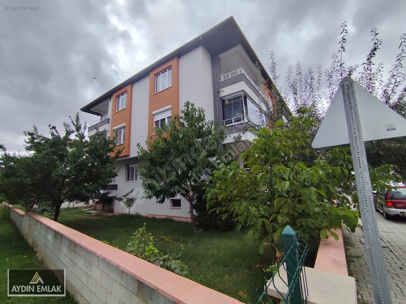 Demirkent'te Kiralık 3+1, 175m² Geniş Daire (site İçinde) — fotoğraf 2
