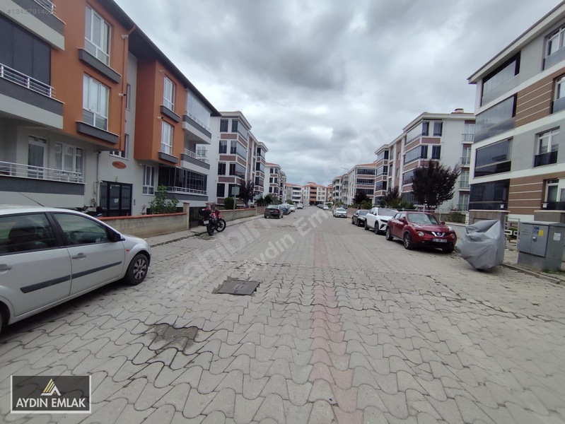 Demirkent'te Kiralık 3+1, 175m² Geniş Daire (site İçinde) — fotoğraf 3
