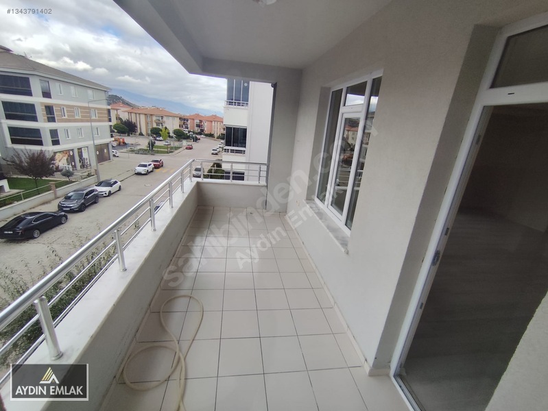 Demirkent'te Kiralık 3+1, 175m² Geniş Daire (site İçinde) — fotoğraf 16