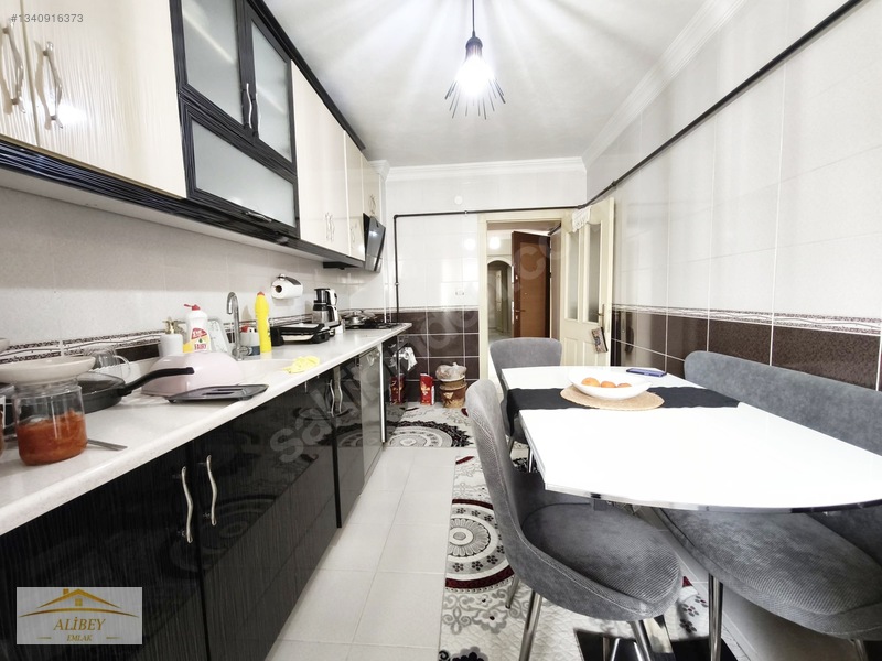 Merkez'de Kök Tapu / Kapalı Otoparklı / Satılık 3+1 Daire — fotoğraf 3