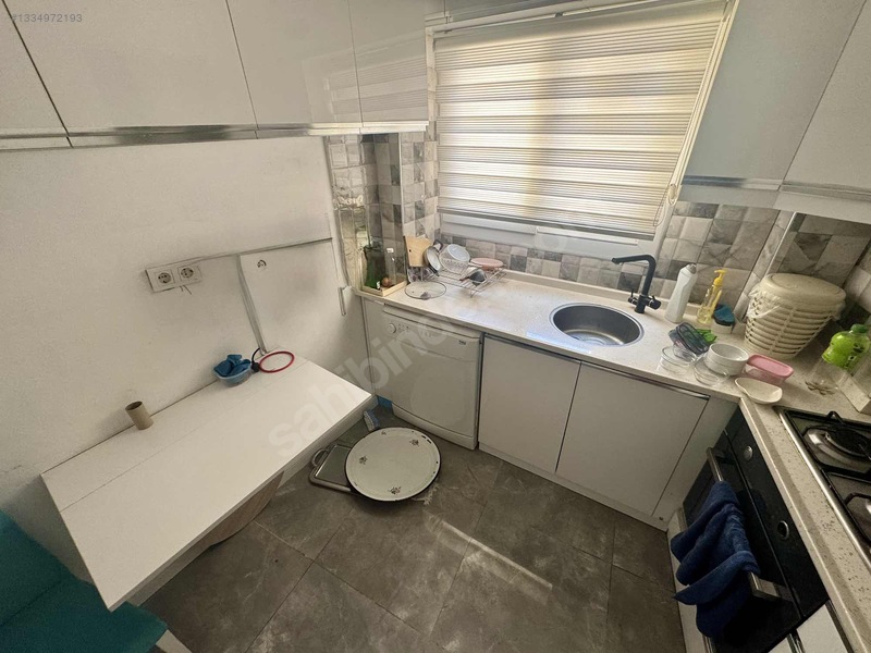 Hastane Metro Yürüme Mesafesinde Eşyalı Asansörlü 3+1 Kiralık — fotoğraf 10