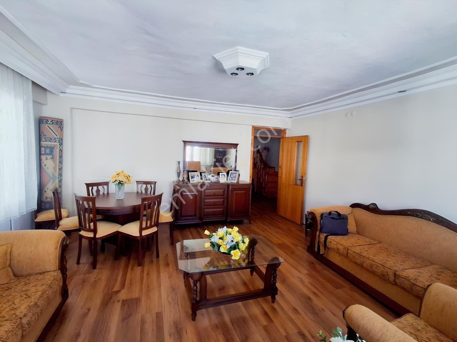 Akçay Altınkum Demirbayrak Sitesinde Asansörlü 4+1 200 M2 Daire — fotoğraf 3