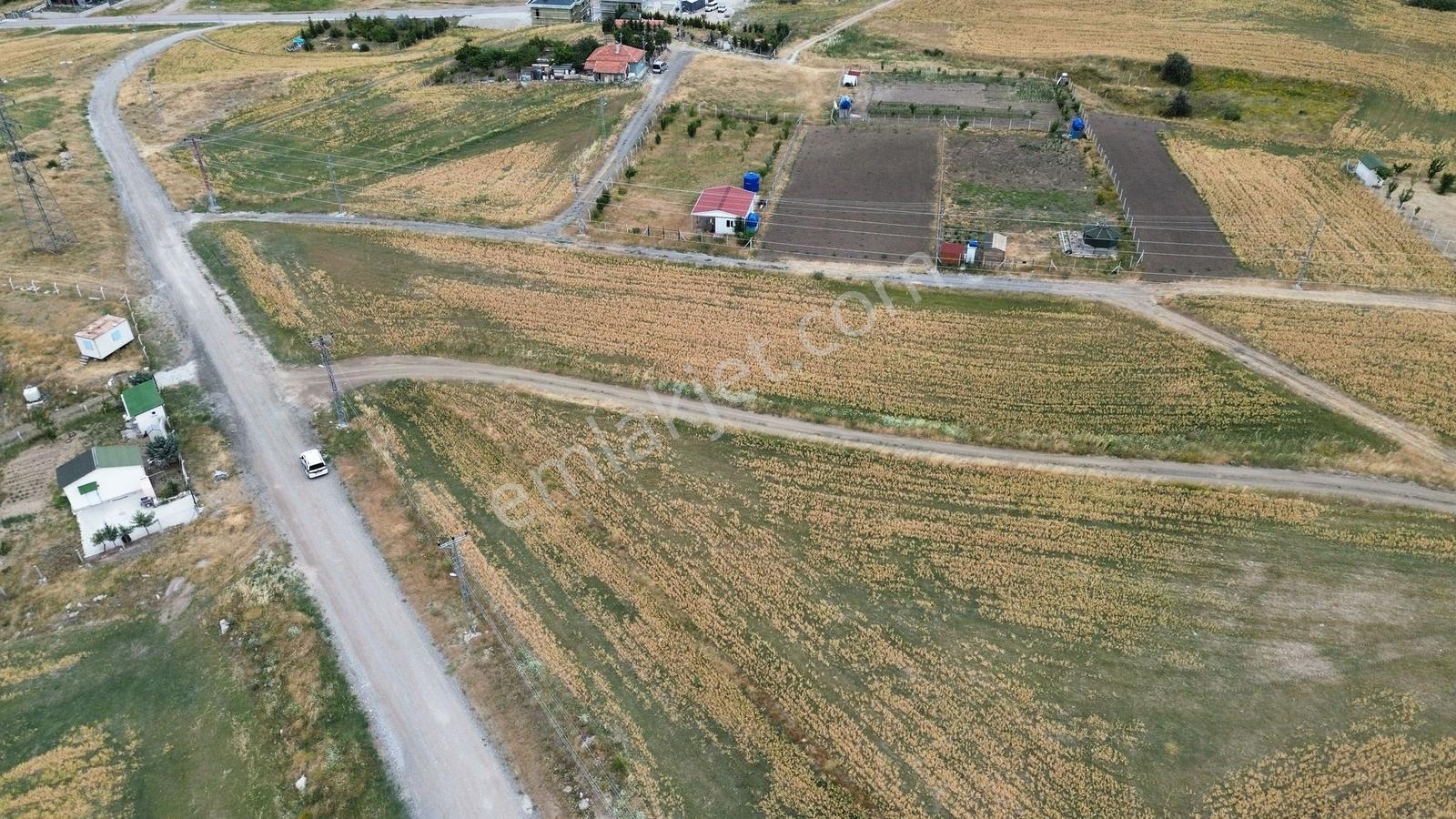 İmaremlak2'den Tek Tapu 2 Tarafı Yola Cephe 1840m2 Köşe Parsel — fotoğraf 8