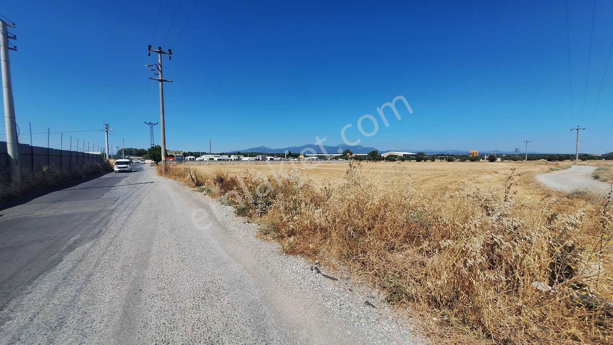 Adnan Menderes Hava Limanı Karşısında Satılık 22.490 M² Tarla — fotoğraf 10