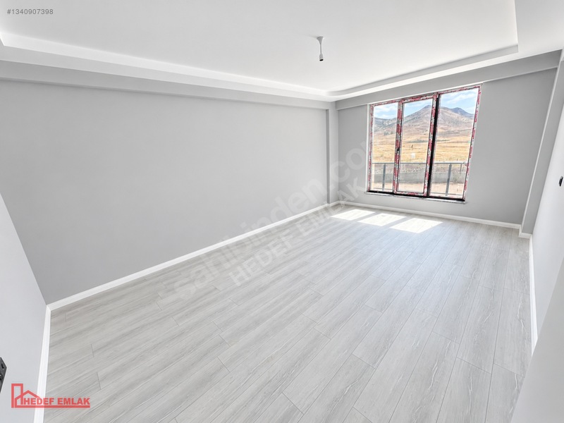 Hedef Emlaktan Eğriköprü'de Site İçi Kiralık Sıfır 3+1 Lüx Daire — fotoğraf 3