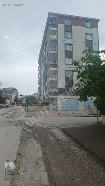 Cumartesi Pazarında 140 M2 3+1 Otoparklı Daire
