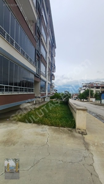 Cumartesi Pazarında 140 M2 3+1 Otoparklı Daire — fotoğraf 17