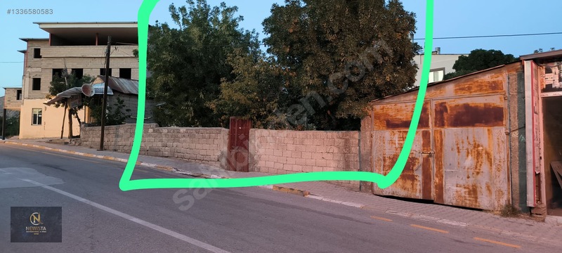 Ticari+konut Arsa İçerisinde İki Katlı Müstakil Ev