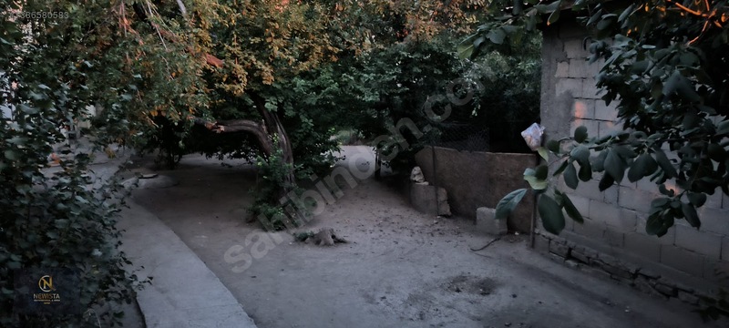 Ticari+konut Arsa İçerisinde İki Katlı Müstakil Ev — fotoğraf 3