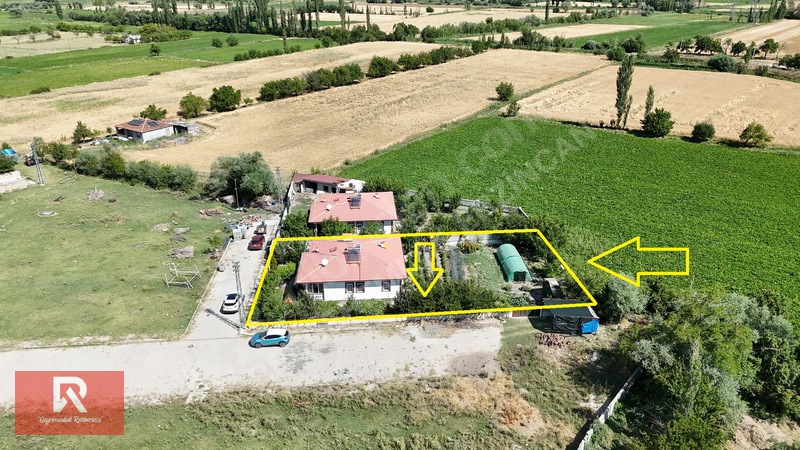Rehber Emlak'tan Uluköy Köyünde 849 M2 Arsa İçinde Bahçeli Villa — fotoğraf 5