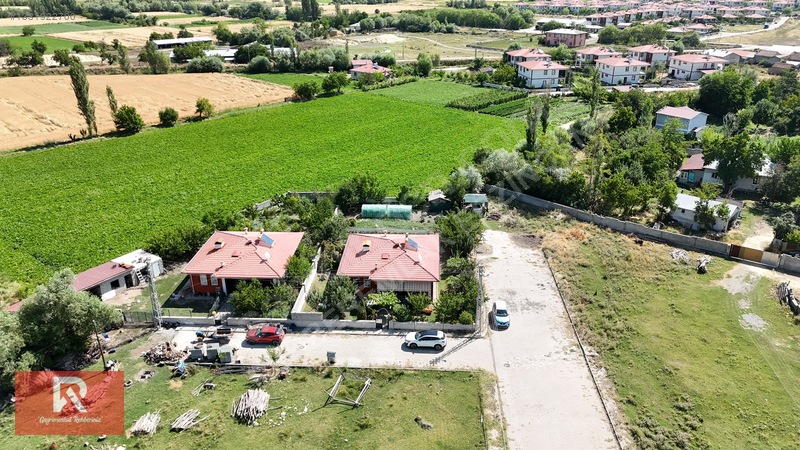 Rehber Emlak'tan Uluköy Köyünde 849 M2 Arsa İçinde Bahçeli Villa — fotoğraf 6