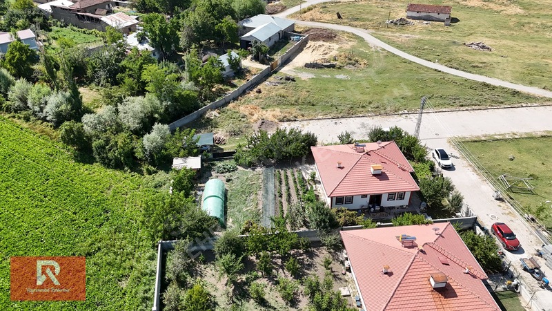 Rehber Emlak'tan Uluköy Köyünde 849 M2 Arsa İçinde Bahçeli Villa — fotoğraf 7