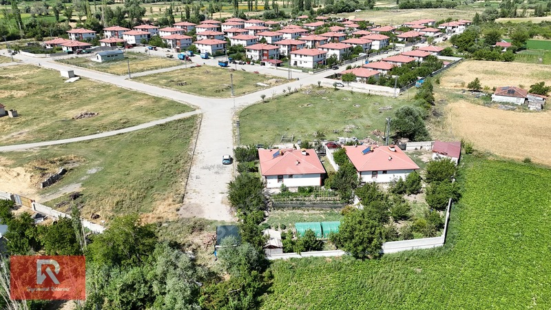 Rehber Emlak'tan Uluköy Köyünde 849 M2 Arsa İçinde Bahçeli Villa — fotoğraf 9