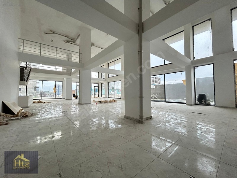Bornova Konutları Altı 310 M2 Satılık Dükkan — fotoğraf 3