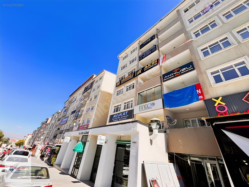 Remax İlke'den Terminal Caddesinde 3+1 Kiralık Ofis