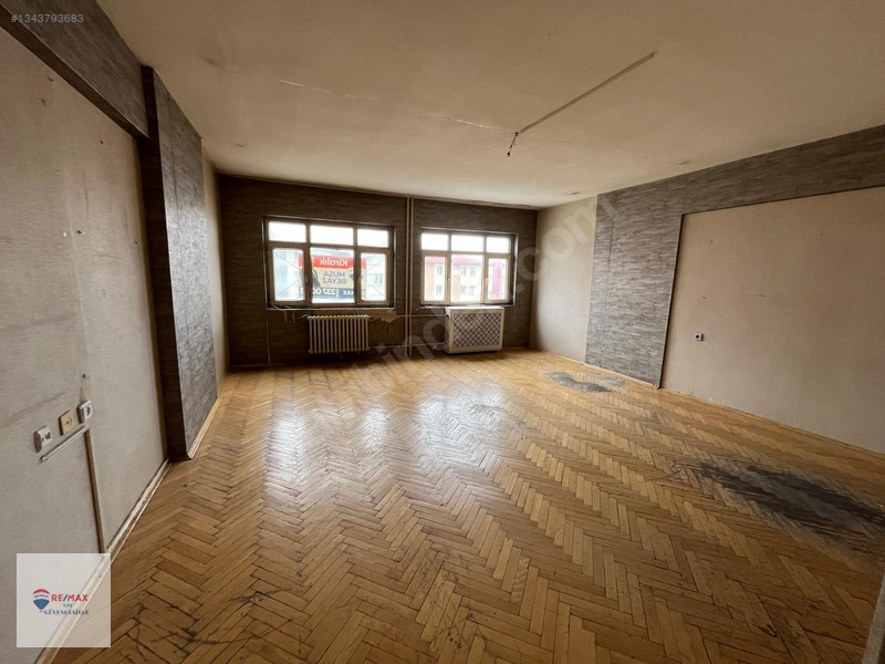 Remax İlke'den Terminal Caddesinde 3+1 Kiralık Ofis — fotoğraf 3