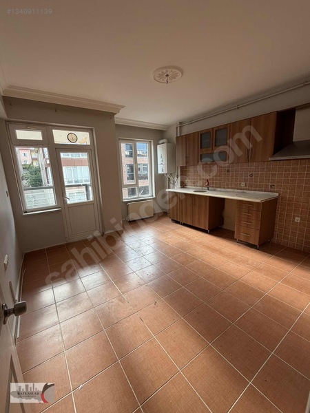 Kafkaslar Gayrimenkulden Güller Sokakta 3+1 — fotoğraf 13