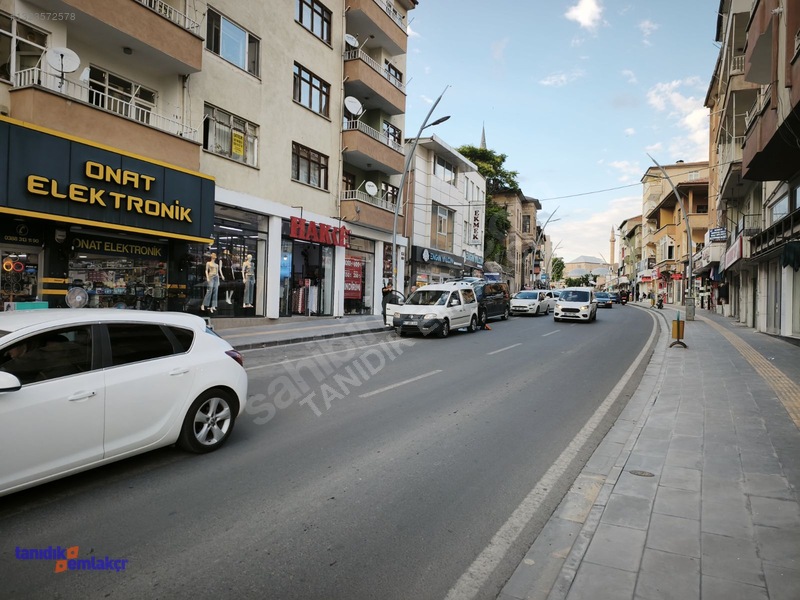 Tanıdık Emlakçı'dan Bor Merkezde Aktif Cirolu Kebap Salonu — fotoğraf 5