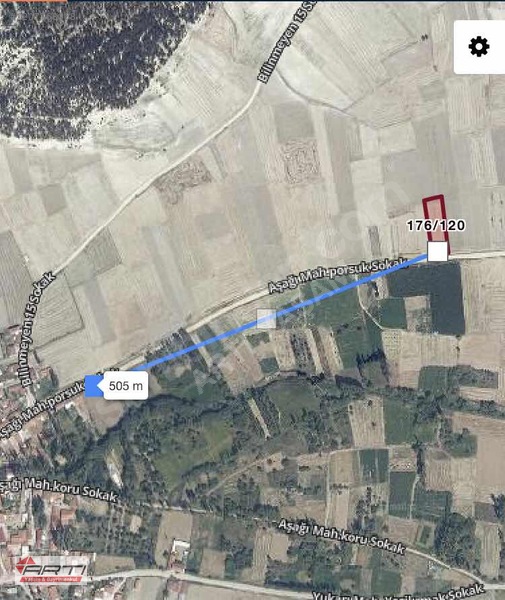 Artı'dan Aslanapa Ören Köy'de Satılık Yol Cepheli 1700 M2 Tarla — fotoğraf 4