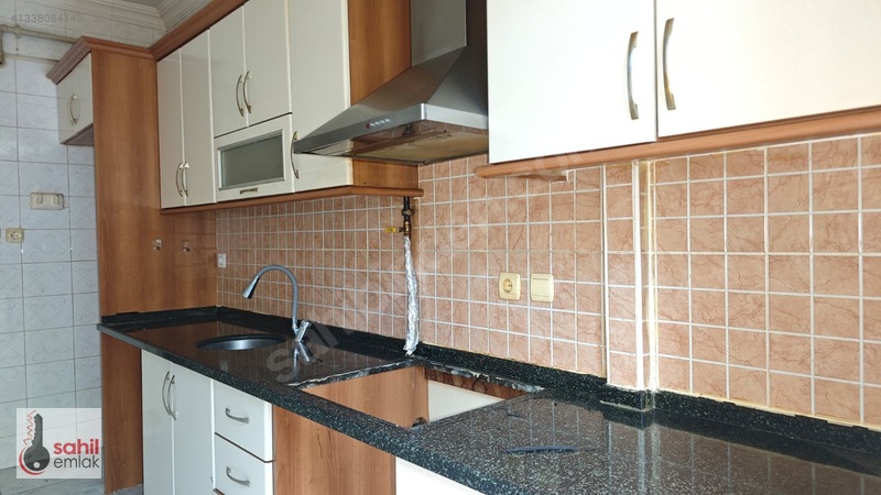 Sahil Emlak'tan Rize Mrk. Piriçelebi Mh. Kiralık 3+1 Daire — fotoğraf 5