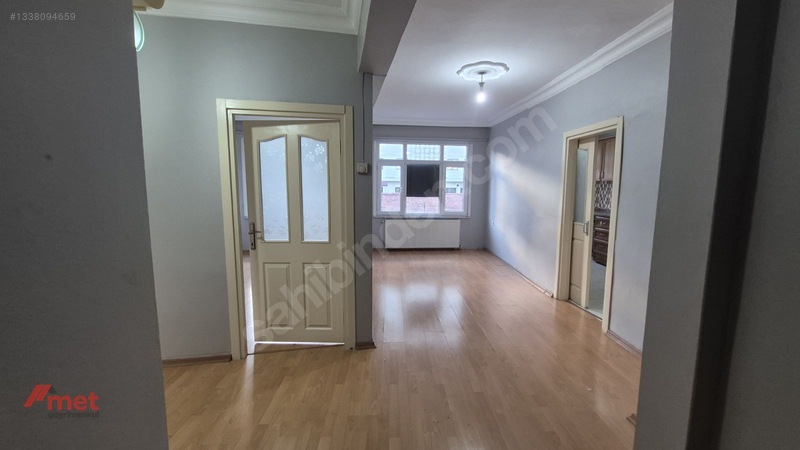 Sarıyer Cumhuriyet Mah. Metro Ve Ulaşım Yanı Caddede Kiralık 2+1