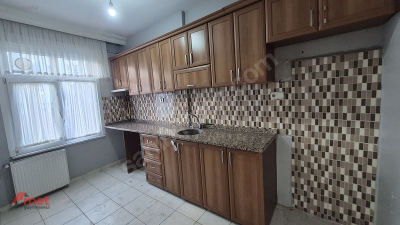 Sarıyer Cumhuriyet Mah. Metro Ve Ulaşım Yanı Caddede Kiralık 2+1 — fotoğraf 15