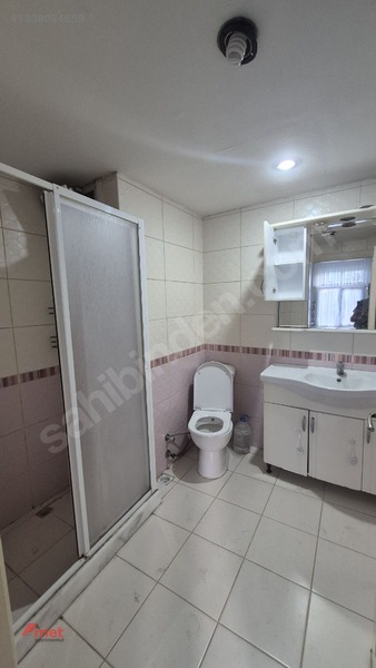 Sarıyer Cumhuriyet Mah. Metro Ve Ulaşım Yanı Caddede Kiralık 2+1 — fotoğraf 29