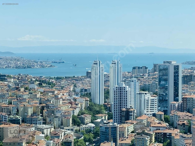 Quasar Residence'ta Manzaralı 2+1 Satılık Daire (197m²)