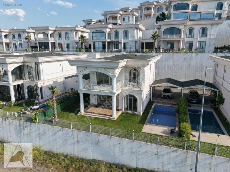 Zümrüd Ü Anka Yuvacık Da En Ön Sıra Şerefiyeli Satılık 4+1 Villa — fotoğraf 3