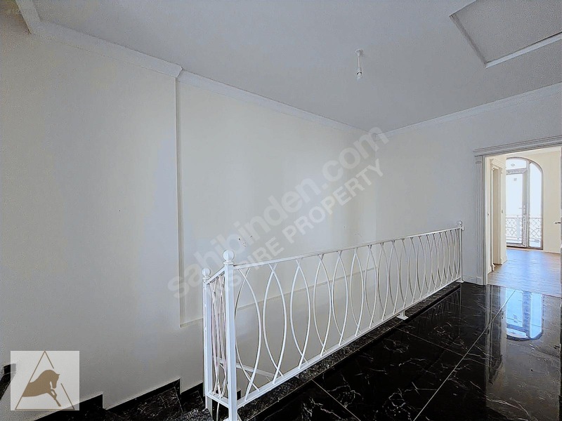 Zümrüd Ü Anka Yuvacık Da En Ön Sıra Şerefiyeli Satılık 4+1 Villa — fotoğraf 20