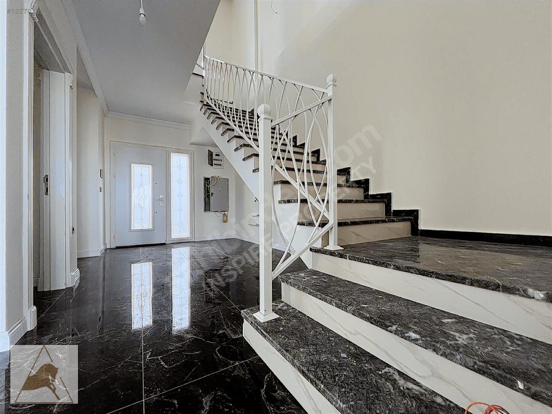 Zümrüd Ü Anka Yuvacık Da En Ön Sıra Şerefiyeli Satılık 4+1 Villa — fotoğraf 22