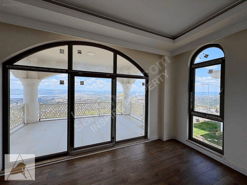 Zümrüd Ü Anka Yuvacık Da En Ön Sıra Şerefiyeli Satılık 4+1 Villa — fotoğraf 40