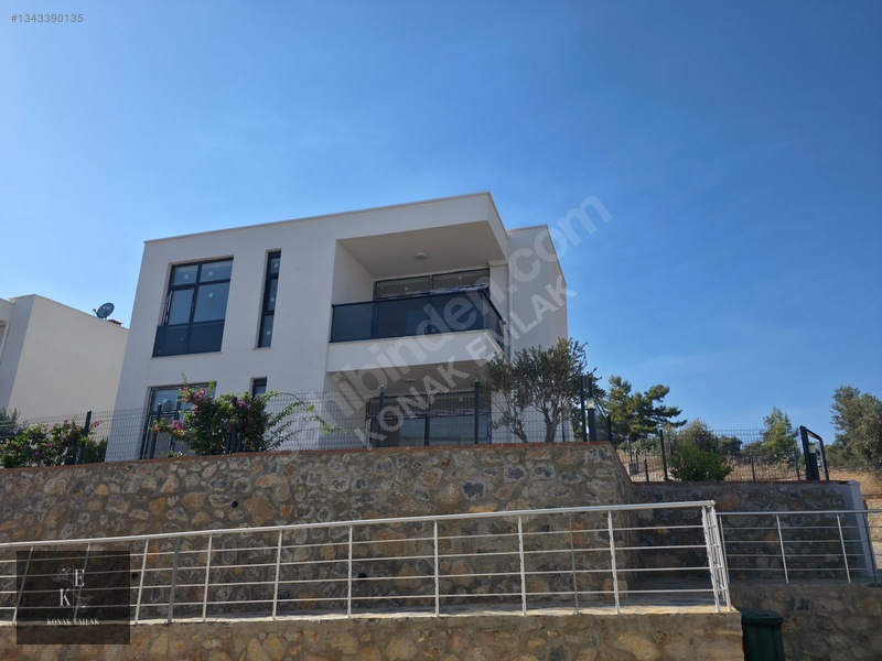 Konak Emlak'Tan Kıyıkışlacık'Ta Satılık Deniz Manzaralı 1+1